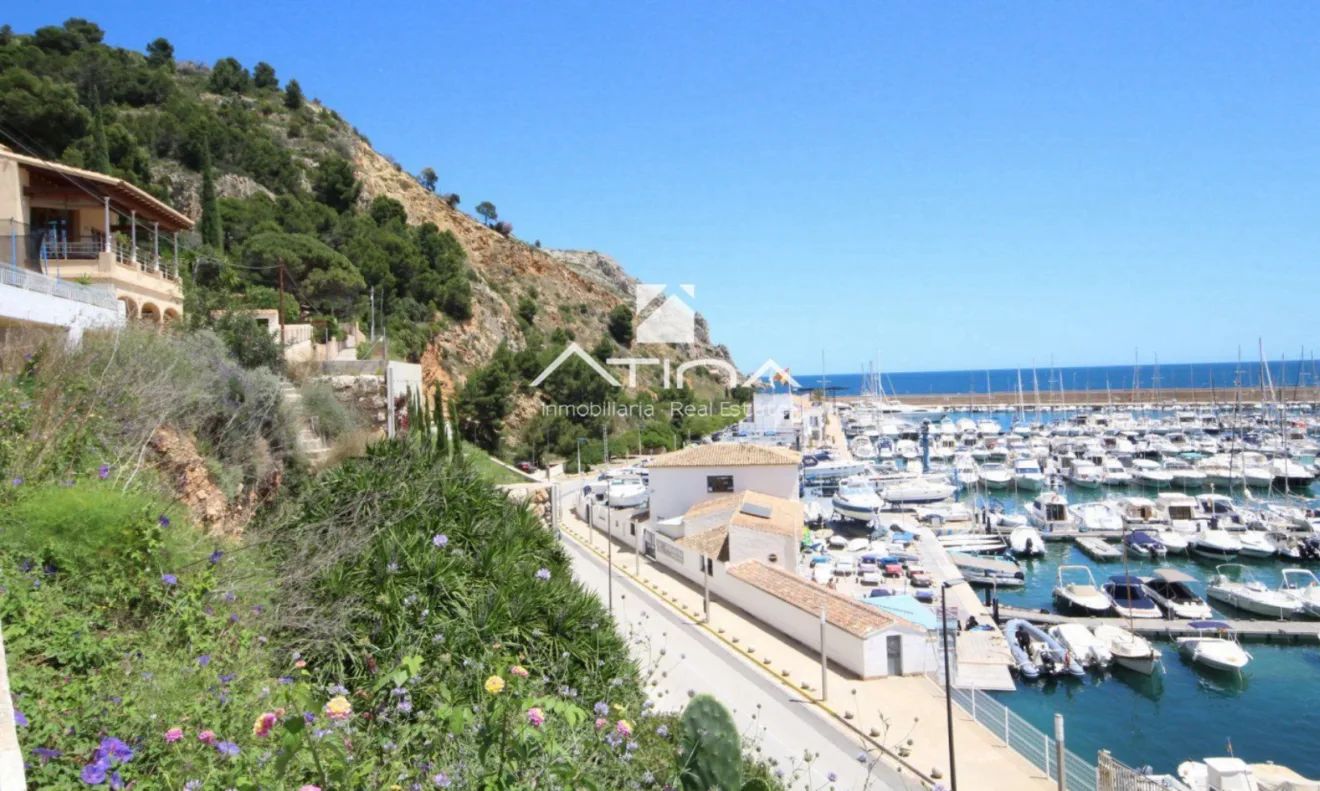 Preciosas vistas al puerto de Jávea desde esta villa en venta con Atina Inmobiliaria
