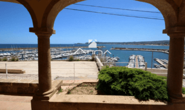 Villa a primera línea del puerto de Jávea, en venta con Atina Inmobiliaria