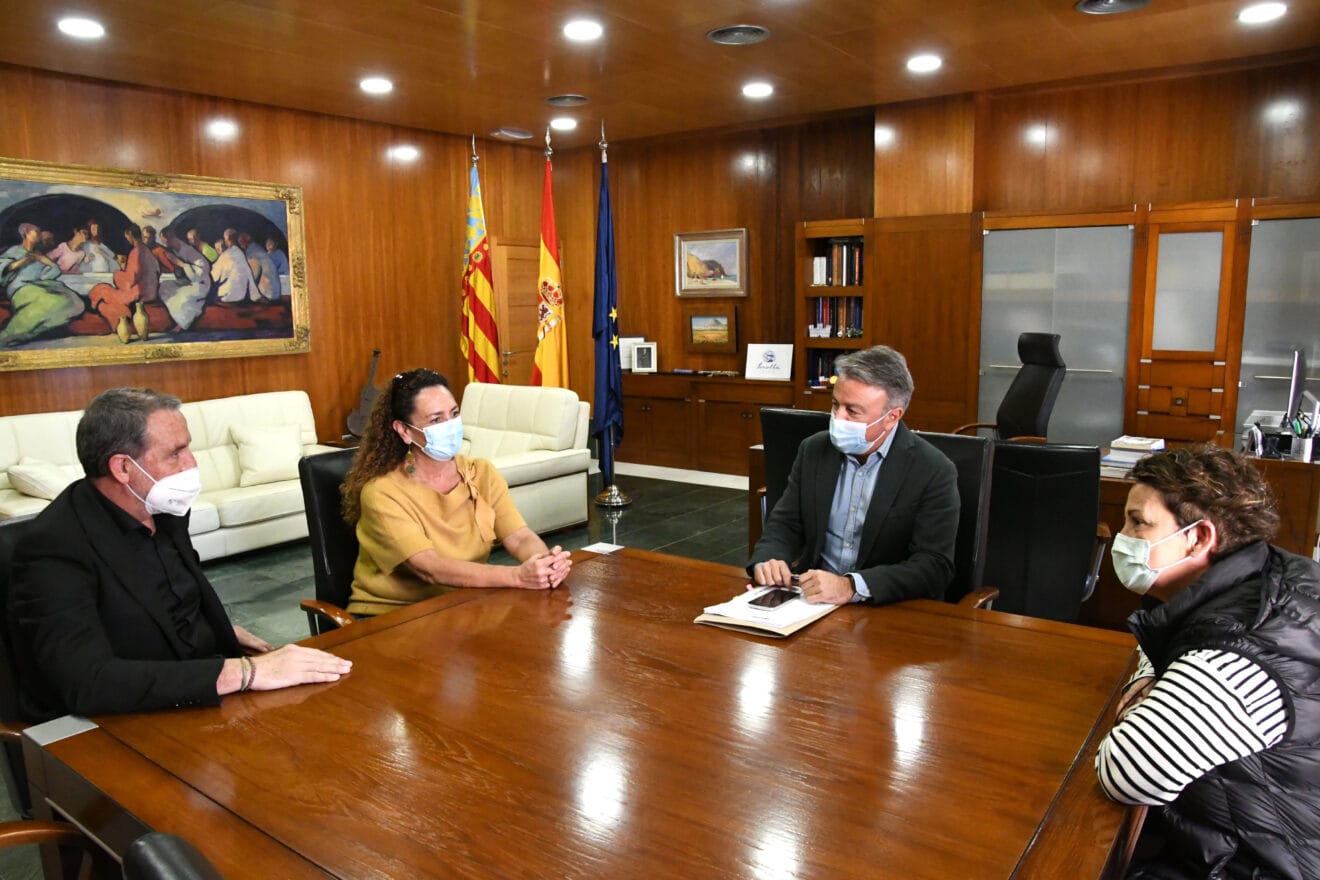 Visita del gerente del Hospital de Dénia en el Ayuntamiento de Xàbia