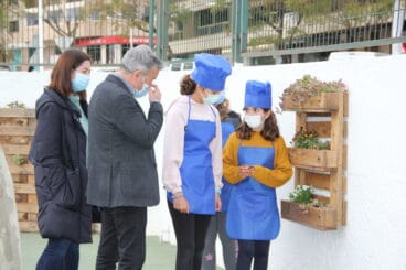 Autoridades municipales en la presentación del proyecto Cuinnovart