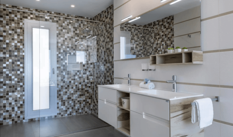 Baño de la villa con ducha