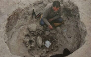 Enterramientos dentro de uno de los silos de la Atzúbia. Foto Quaderns del Museu