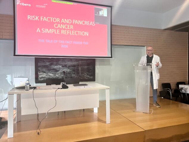Imagen: El Dr Juan Manuel Gasent en la presentación