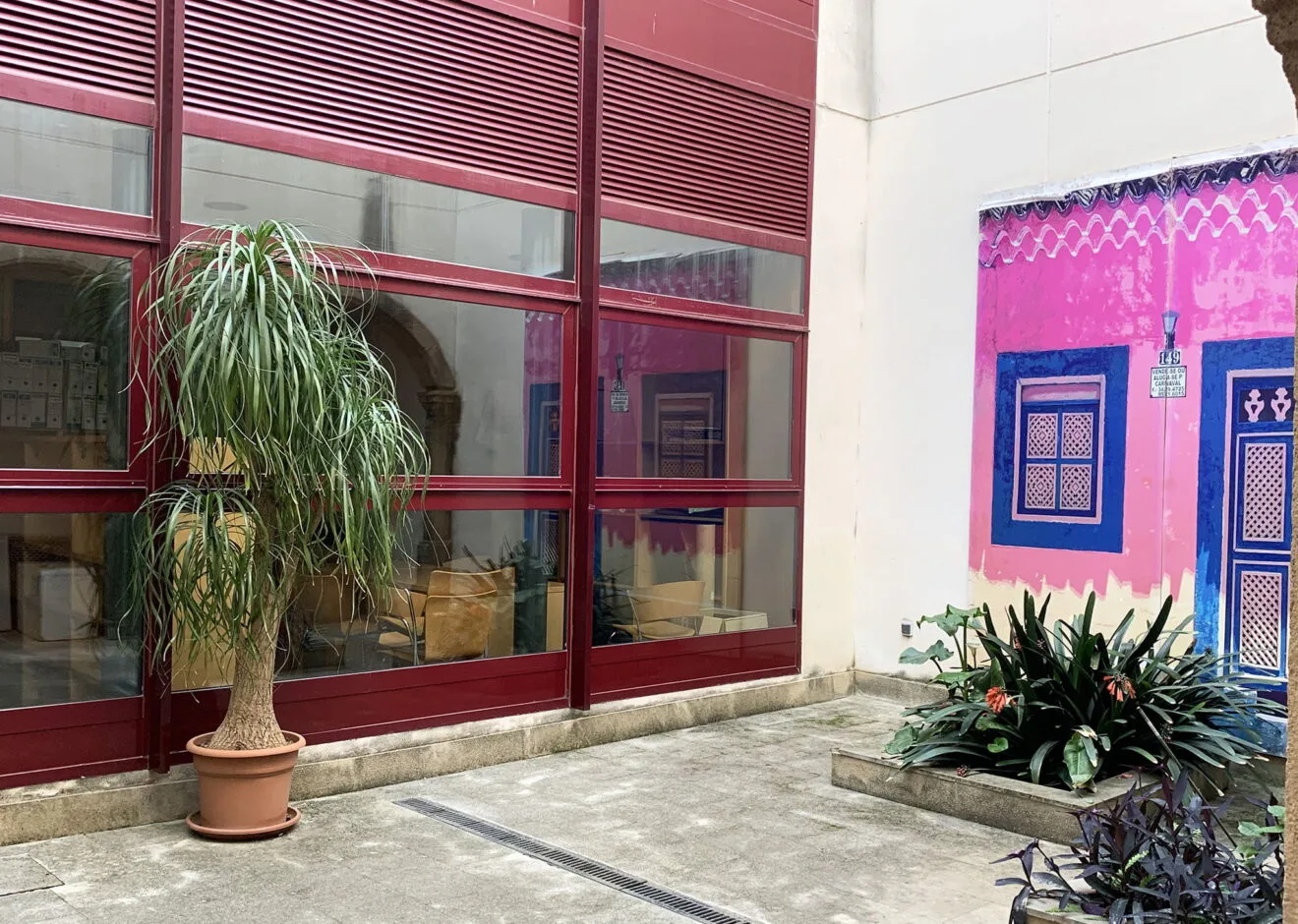 Patio interior del Centre d'Art Ca Lambert de Xàbia