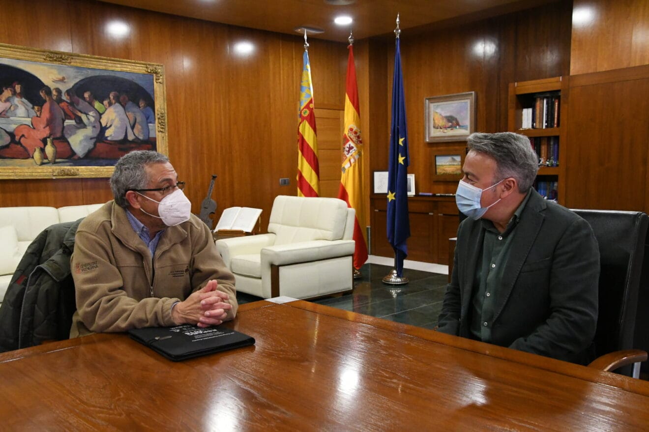 Reunión entre Chulvi y Hernández