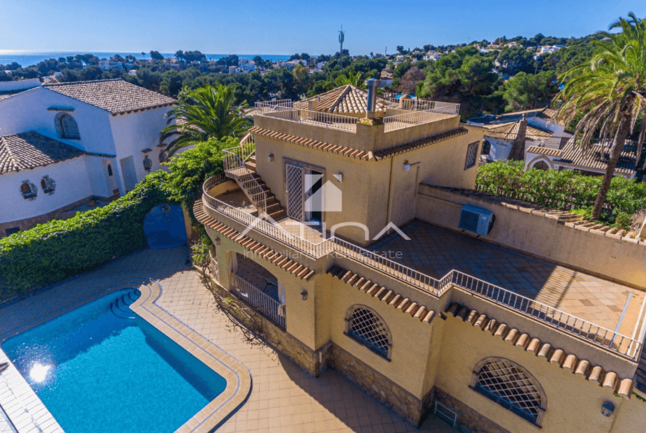 Villa con piscina en Jávea vista desde arriba