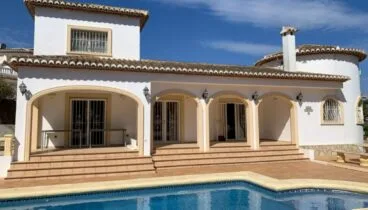 Villa estilo mansión en venta en Jávea