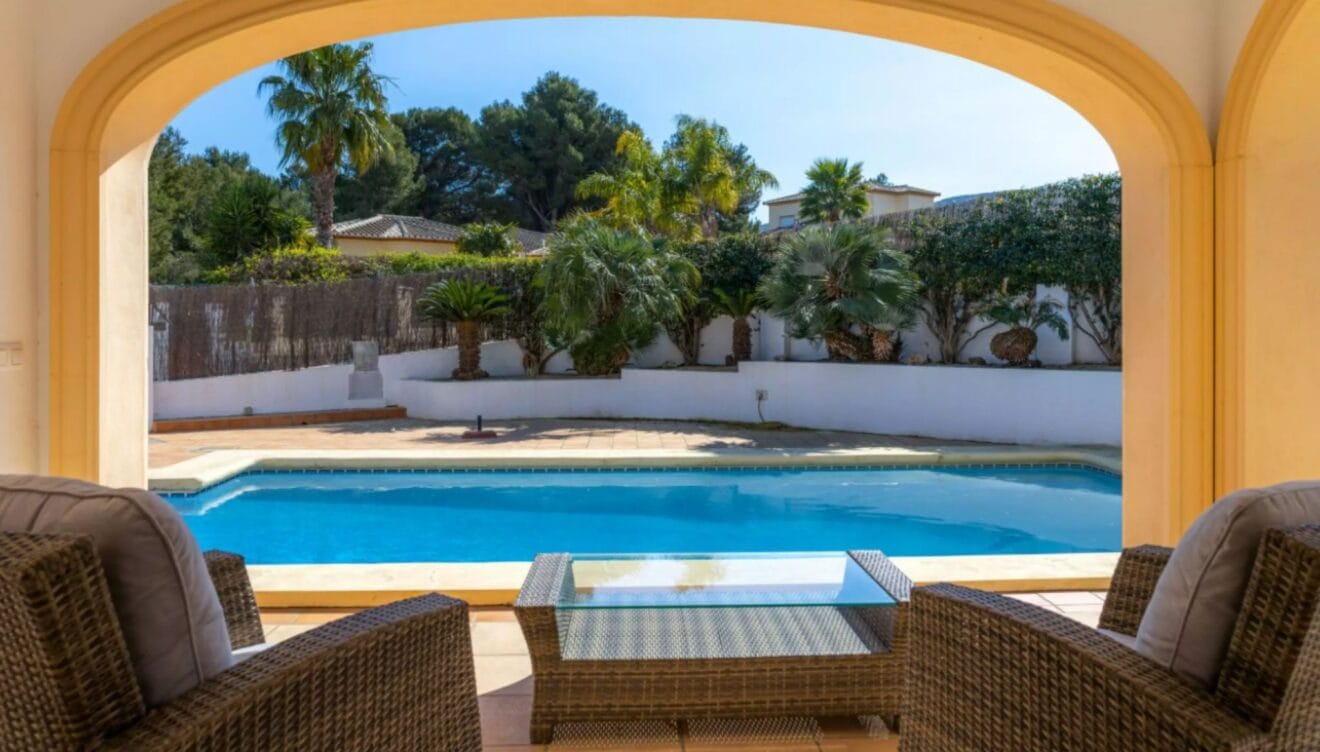 Zona chill-out en la terraza cubierta