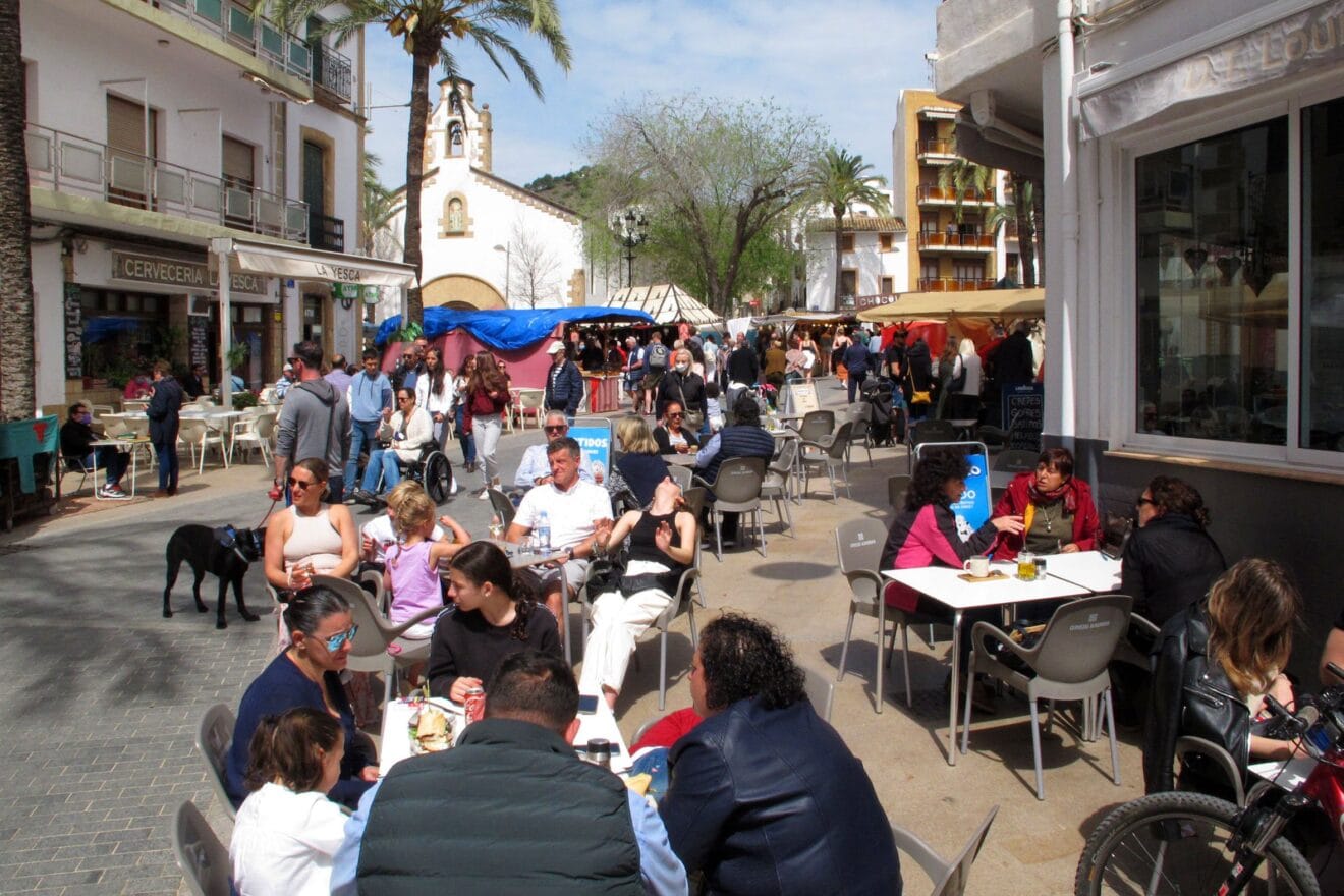 Ambiente en la Fira d'Artesania Xàbia 2022 (59)