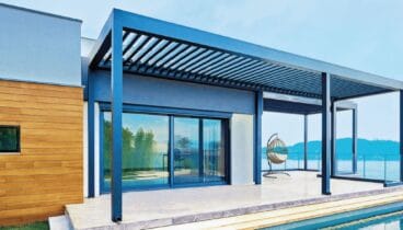 Cubre tu zona de comedor exterior con una pérgola