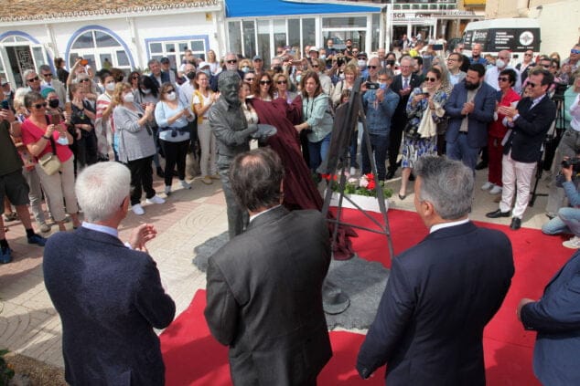 Imagen: Descubren la escultura de Joaquín Sorolla