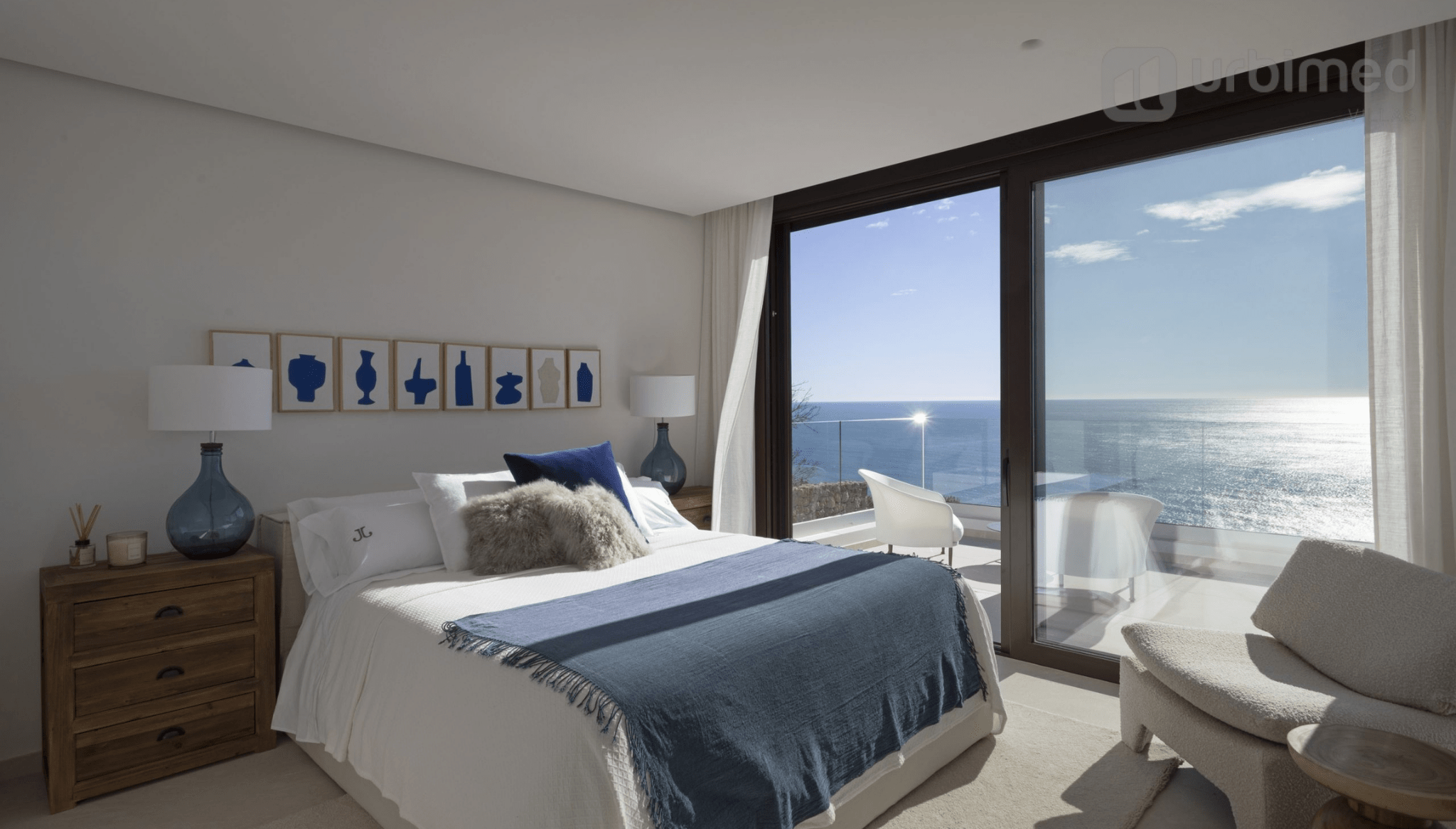 Dormitorio con vistas al mar – Urbimed Villas