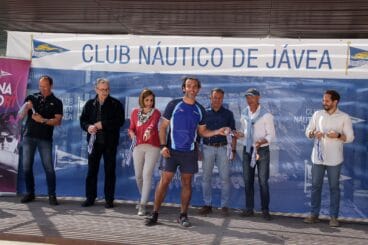 Entrega de trofeos y participantes en la I Regata de Rem de la Dona Xàbia (1)