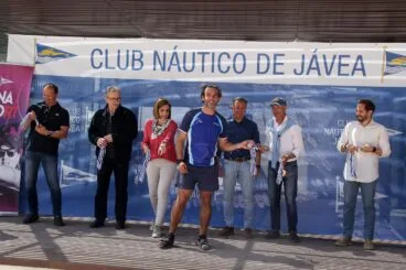 Entrega de trofeos y participantes en la I Regata de Rem de la Dona Xàbia (1)