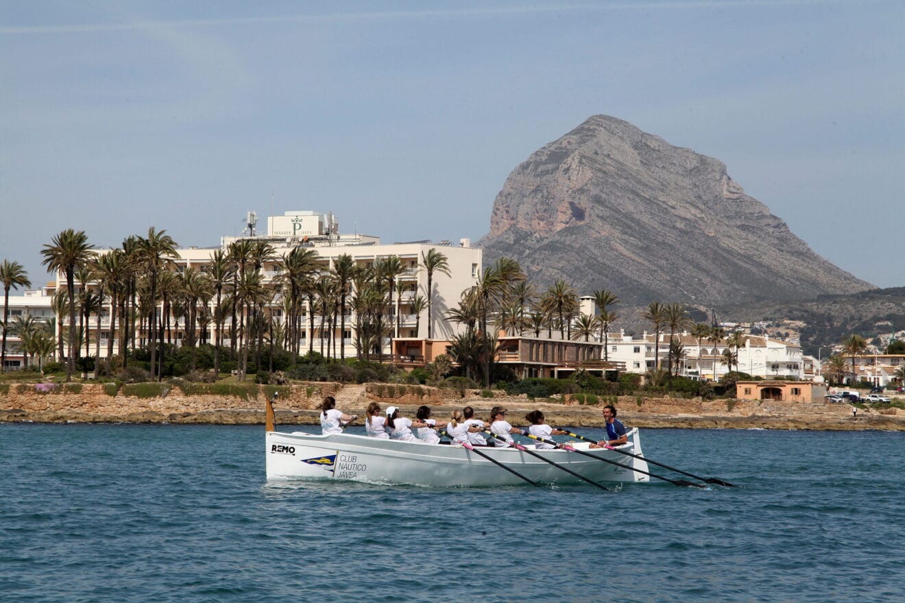Entrega de trofeos y participantes en la I Regata de Rem de la Dona Xàbia (28)
