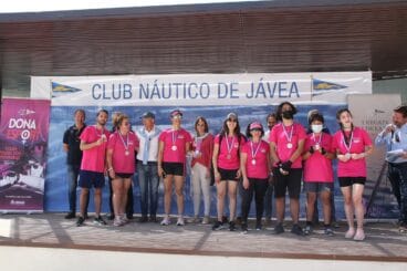 Entrega de trofeos y participantes en la I Regata de Rem de la Dona Xàbia (6)