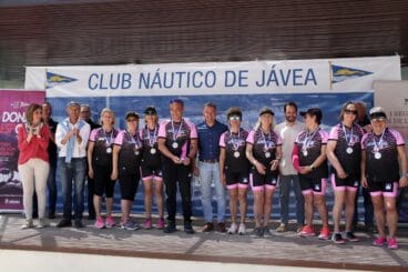 Entrega de trofeos y participantes en la I Regata de Rem de la Dona Xàbia (9)