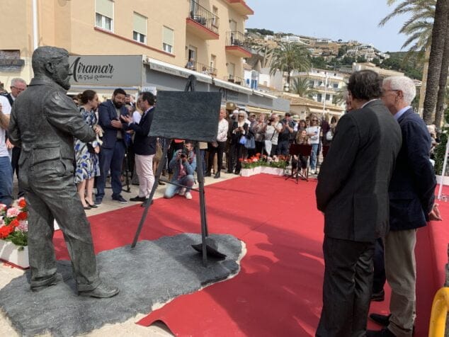 Imagen: Escultura de Joaquín Sorolla en Xàbia