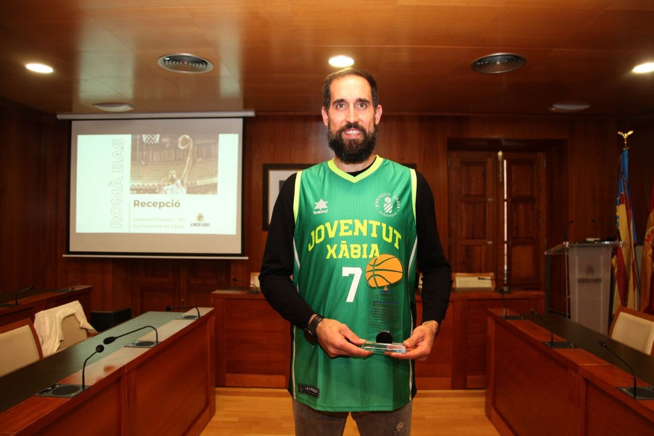 Homenaje a Romà Bas, baloncentista profesional  (10)