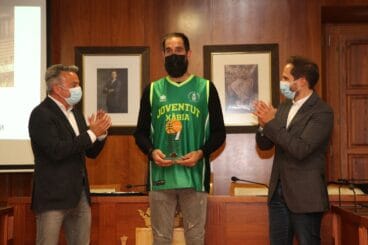 Homenaje a Romà Bas, baloncentista profesional  (7)