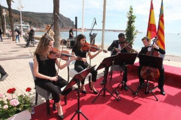 Inauguración de la escultura de Joaquín Sorolla en el paseo marítimo de Xàbia (1)