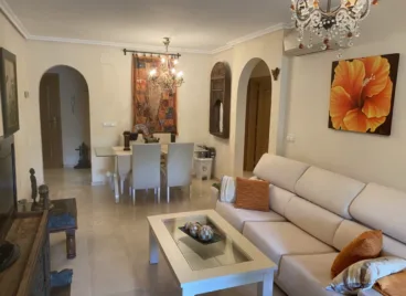Salón-comedor con aire acondicionado y suelo radiante
