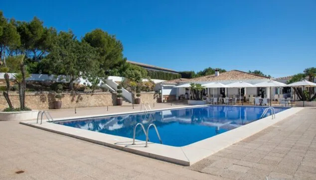 Imagen: Zona de terraza con piscina en Restaurante La Cumbre