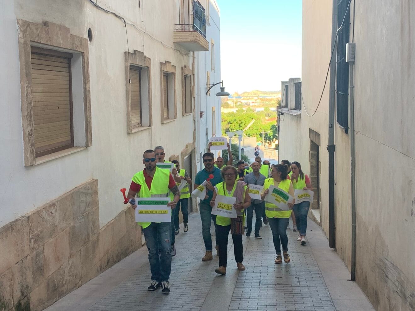 Agentes de Policía Local de Xàbia en la pitada