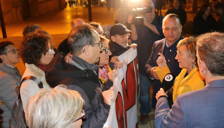 Ana Barceló, consellera de Sanitat, durante una manifestación en Dénia por la reversión del hospital