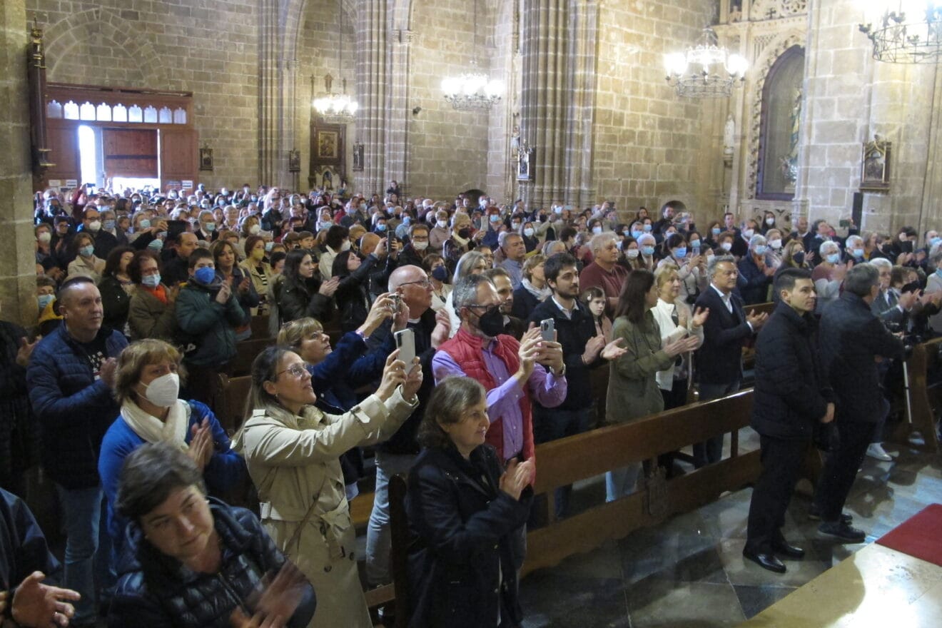 Asistentes al encuentro entre el Nazareno y la Virgen de Loreto