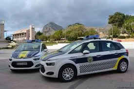 Imagen: Vehículos de la policía local de Xàbia