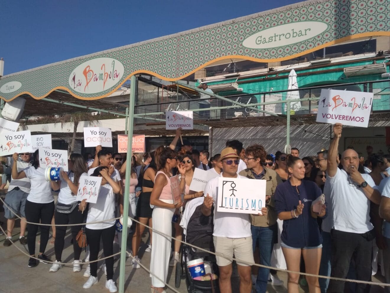 Cacerolada convocada por los trabajadores de Javeacompany
