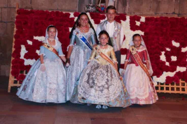 Cargos infantiles 2019 en la ofrenda de flores