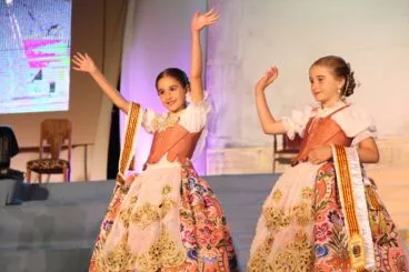 Corte de honor infantil en la proclamación de 2022