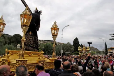 Encuentro de las imágenes del Nazareno y Virgen de Loreto