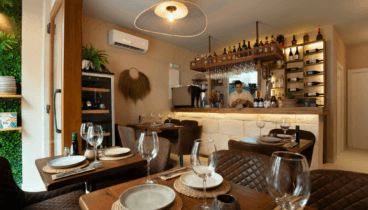 Interior del restaurante Temblor en Jávea