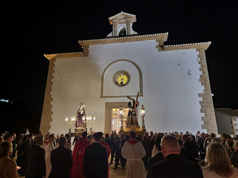 Llegada del Nazareno y la Virgen a la Ermita del Calvario