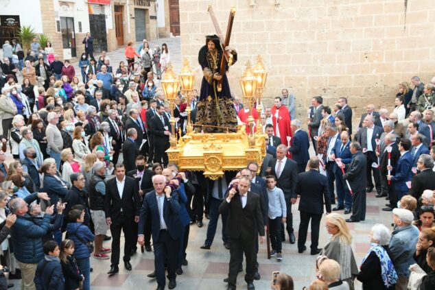 Imagen: Procesión de Subida de Jesús Nazareno a la Ermita del Calvario