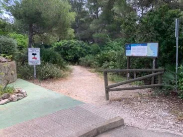Acceso al mirador de la Falzia
