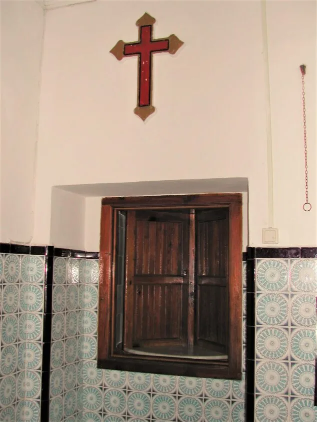 Imagen: El torno de las Agustinas. Foto del Museu Soler Blasco de Xábia