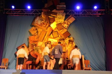 Escenografía de la Foguera dels Trastos Vells en la Proclamación 2022