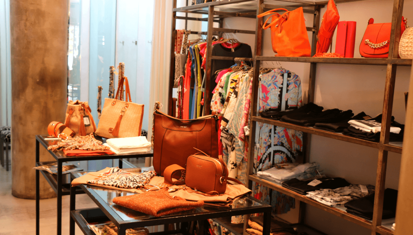 Gran variedad de prendas de ropa y accesorios de mujer en Pepa G