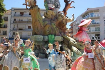 Las reinas indultan el ninot