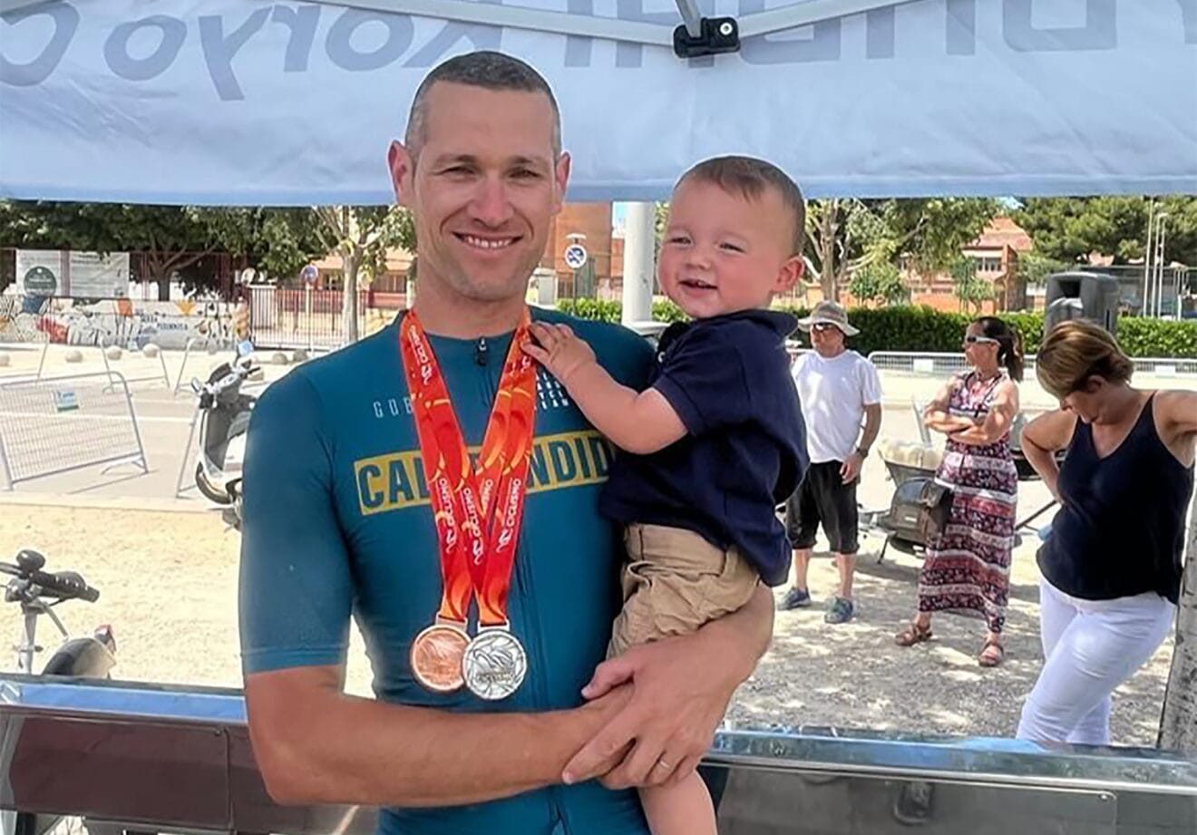 Pablo Ivars con sus dos medallas