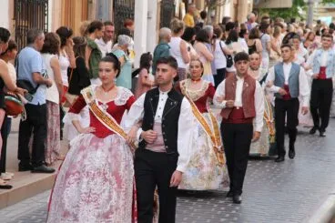 Quintos de 2021 en el pasacalle de Pregón de Fogueres Xàbia 2022