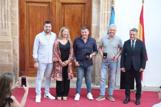 Imagen: Reconocimientos a dos colaboradores de las fiestas de Fiogueres