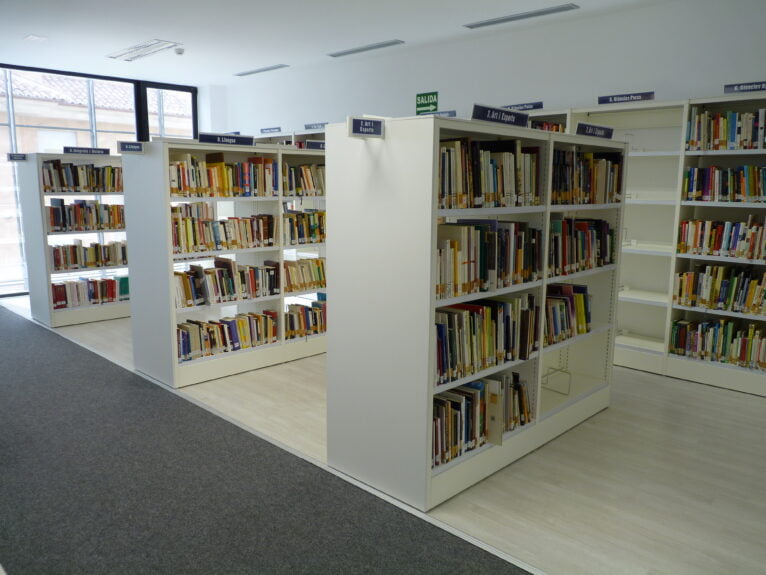 Referencias bibliográficas de Biblioteca de Duanes. Foto AMX
