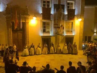 Serenata a las reinas, damas y presidentes de Fogueres 2022