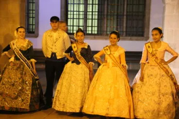 Serenata de la Tuna a Reinas, damas y presidentes (17)