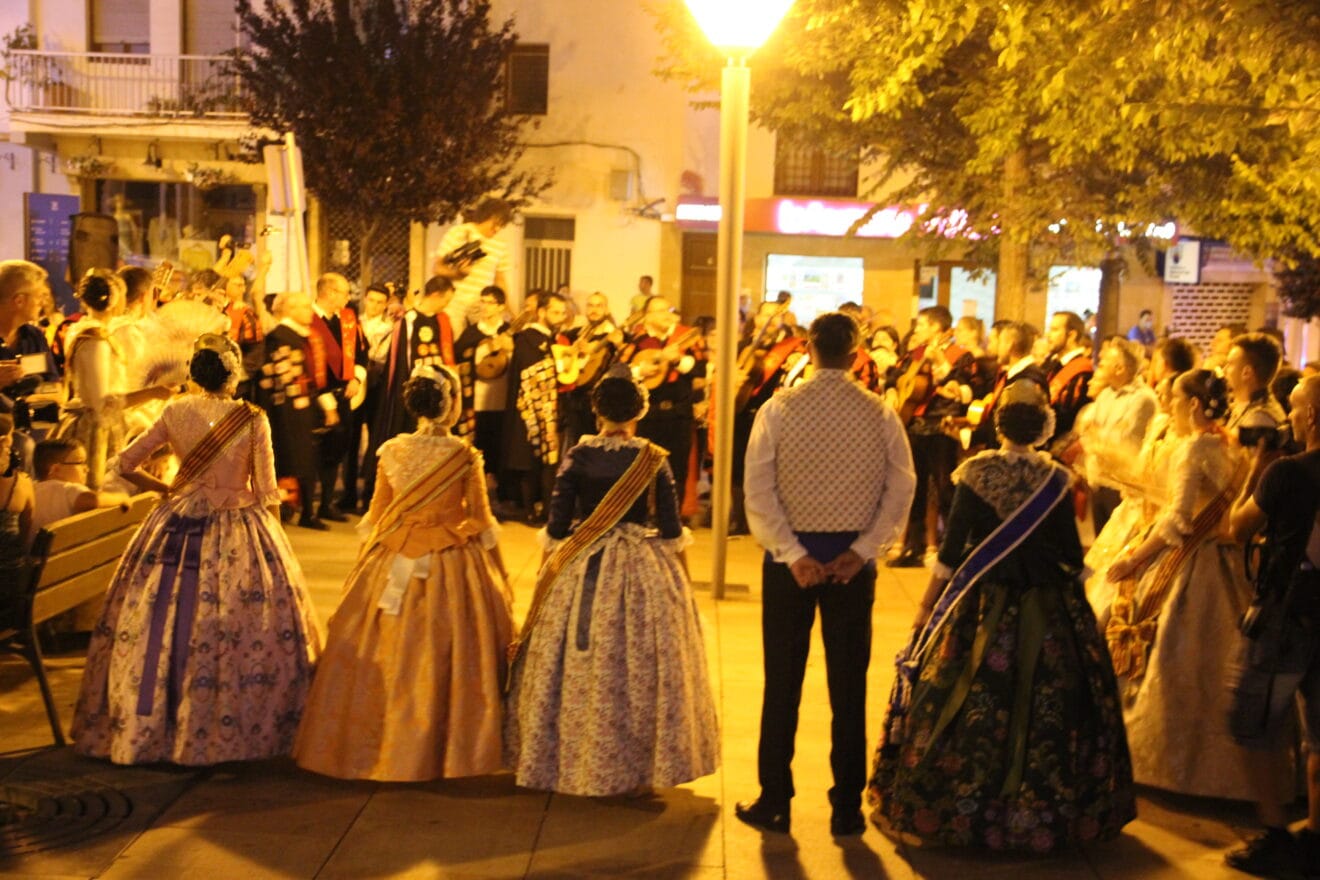 Serenata de la Tuna a Reina infantil y presidenta juvenil